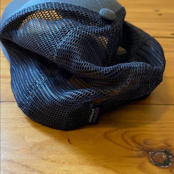 PATAGONIA P6 Logo Patch Trucker Hat Snap Back Mesh Mens Unisex Gray Black - Picture 4 of 6